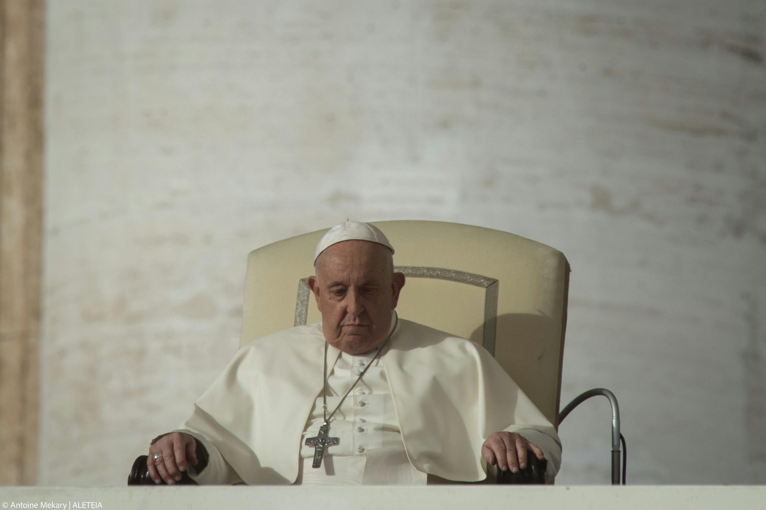 Peace and hope: Pope asks us to take a bit of time each day to pray for peace